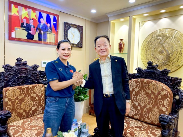 Buổi gặp ấn tượng với Bầu Hiển v&agrave;o th&aacute;ng 7/2024 đ&atilde; khiến Văn Thị Thanh đồng &yacute; l&agrave;m HLV CLB nữ Th&aacute;i Nguy&ecirc;n T&amp;T &nbsp;