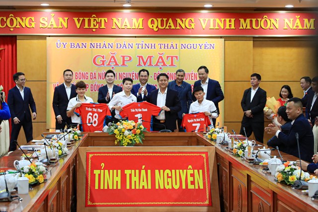 CLB nữ Th&aacute;i Nguy&ecirc;n T&amp;T ti&ecirc;n phong trong việc chuyển nhượng cầu thủ b&oacute;ng đ&aacute; nữ Việt Nam &nbsp;