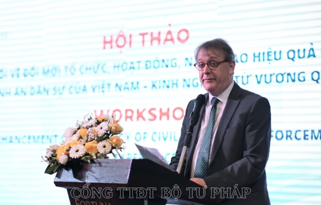 &Ocirc;ng Marcus Winsley, Ph&oacute; Đại sứ Vương quốc Li&ecirc;n hiệp Anh v&agrave; Bắc Ai-Len tại Việt Nam ghi nhận những nỗ lực trong c&aacute;c hoạt động hợp t&aacute;c của hai nước &nbsp;