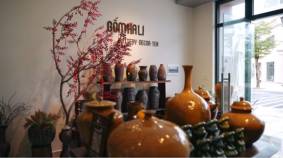 Cửa h&agrave;ng Gốm sứ Hali của chị Vy Th&uacute;y Hằng tại Vinhomes Golden Avenue &nbsp;