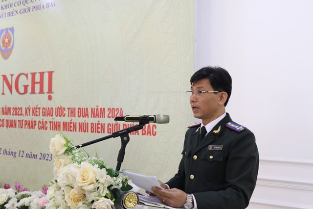&Ocirc;ng Đỗ Ngọc Ba, Quyền Cục Trưởng Cục Thi h&agrave;nh &aacute;n d&acirc;n sự tỉnh L&agrave;o Cai b&aacute;o c&aacute;o kết quả kiểm tra c&ocirc;ng t&aacute;c thi đua khen thưởng năm 2023 của Khu vực thi đua.