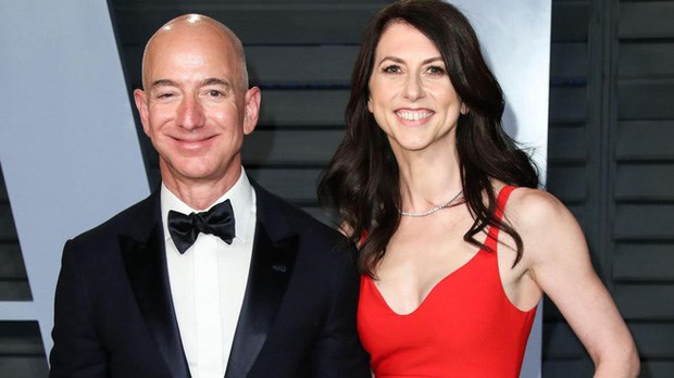 Sau khi ly h&ocirc;n với tỷ ph&uacute; Amazon, b&agrave; MacKenzie Scott ng&agrave;y c&agrave;ng thăng hoa hơn trong sự nghiệp