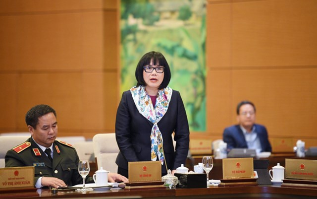 Thứ trưởng Bộ Tư ph&aacute;p Đặng Ho&agrave;ng Oanh tham dự Phi&ecirc;n họp.