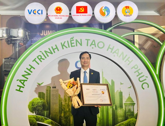 &Ocirc;ng Nguyễn Xu&acirc;n Việt - th&agrave;nh vi&ecirc;n Hội đồng Quản trị Tập đo&agrave;n Bảo Việt tại Lễ c&ocirc;ng bố