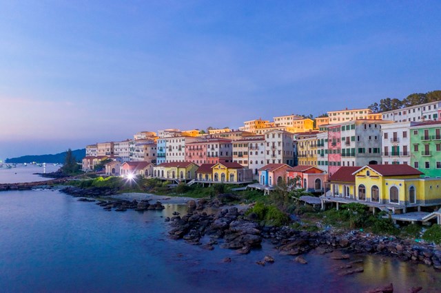 Central Village – Điểm ngắm ho&#224;ng h&#244;n l&#227;ng mạn nhất Ph&#250; Quốc – Bạn đ&#227; thử chưa?   - Ảnh 3