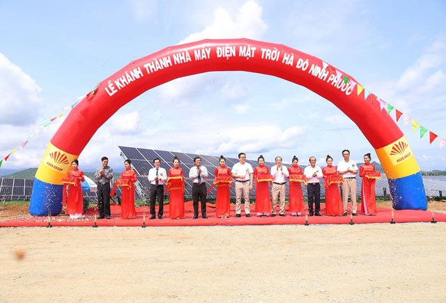 Lễ kh&aacute;nh th&agrave;nh Nh&agrave; m&aacute;y Điện mặt trời H&agrave; Đ&ocirc; Ninh Phước. Ảnh: H&agrave; Đ&ocirc; Group.