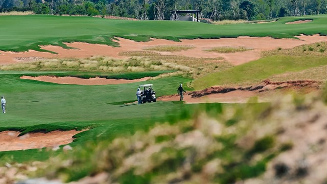 Cụm s&acirc;n golf PGA đ&ocirc;̣c quy&ecirc;̀n 36 h&ocirc;́ tại NovaWorld Phan Thiet được nhà đ&acirc;̀u tư đánh giá cao v&ecirc;̀ trải nghi&ecirc;̣m đẳng c&acirc;́p.