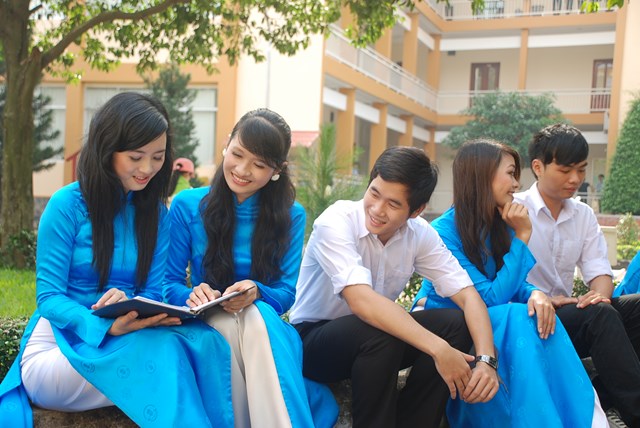 Ch&iacute;nh phủ y&ecirc;u cầu giữ ổn định mức thu học ph&iacute; năm học 2022 - 2023 như năm học 2021 - 2022.