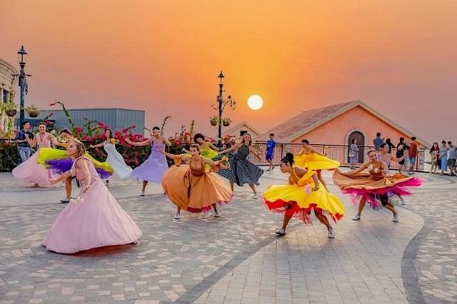 Show nhạc kịch đường phố &ldquo;Loảng Xoảng show&rdquo; &nbsp;