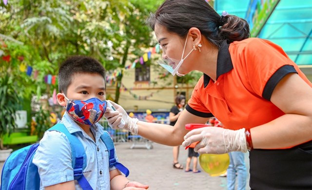 Bộ Gi&#225;o dục v&#224; Đ&#224;o tạo hướng dẫn đ&#243;n trẻ mầm non đến trường an to&#224;n - Ảnh 1