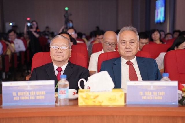 Các đại biểu tham dự hội thảo tại Đại học Nam Cần Thơ sáng 22/12 - Ảnh: VGP/LS