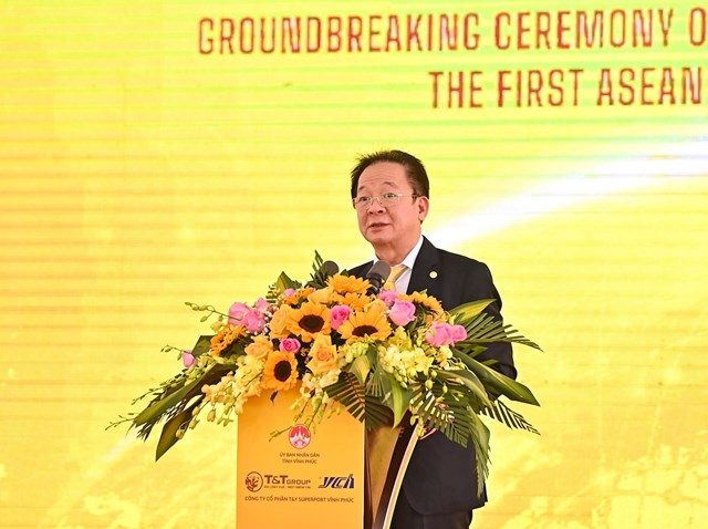 &Ocirc;ng Đỗ Quang Hiển, Chủ tịch HĐQT ki&ecirc;m Tổng Gi&aacute;m đốc Tập đo&agrave;n T&amp;T Group ph&aacute;t biểu tại sự kiện
