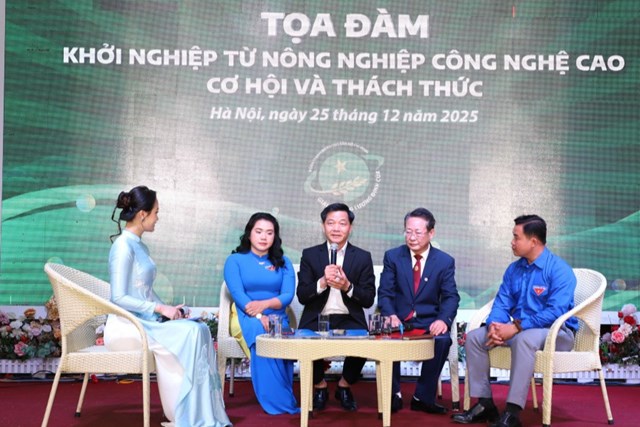 C&aacute;c vị kh&aacute;ch mời chia sẻ tại tọa đ&agrave;m