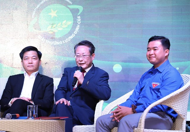 &ocirc;ng Giang Trung Khoa, Trưởng ban C&ocirc;ng t&aacute;c ch&iacute;nh trị v&agrave; C&ocirc;ng t&aacute;c sinh vi&ecirc;n, Học viện N&ocirc;ng nghiệp Việt Nam chia sẻ tại tọa đ&agrave;m