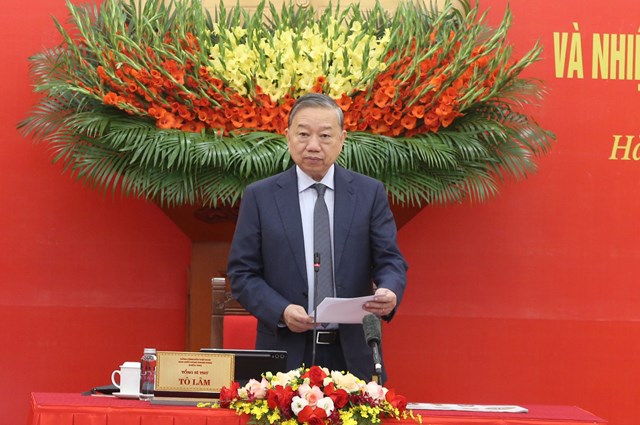 Tổng Bí thư Tô Lâm: Mỗi bộ, ngành, địa phương cần chuyển từ cách làm theo kế hoạch sang cách làm theo mục tiêu và sản phẩm; từ báo cáo tiến độ sang báo cáo hiệu quả; từ 