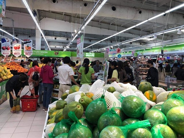H&#224;ng Tết giảm gi&#225; &quot;sốc&quot; - Ảnh 1