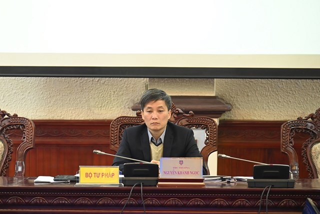 Thứ trưởng Nguyễn Kh&aacute;nh Ngọc chủ tr&igrave; điểm cầu tại Bộ Tư ph&aacute;p.