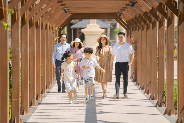 Cư dân Sun Grand City New An Thoi sẽ cảm giác bước chân xuống phố là công viên, hòa mình vào thiên nhiên thuần khiết ngay trong lõi của khu đô thị sầm uất.