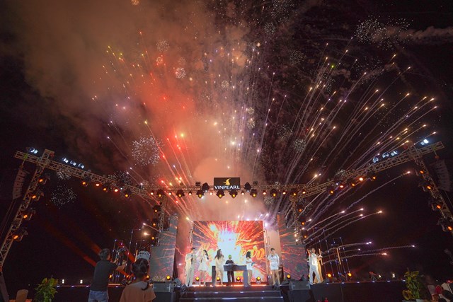 Ph&#250; Quốc United Center đ&#243;n năm mới 2024 rực rỡ với&#160;đại tiệc countdown m&#227;n nh&#227;n - Ảnh 7