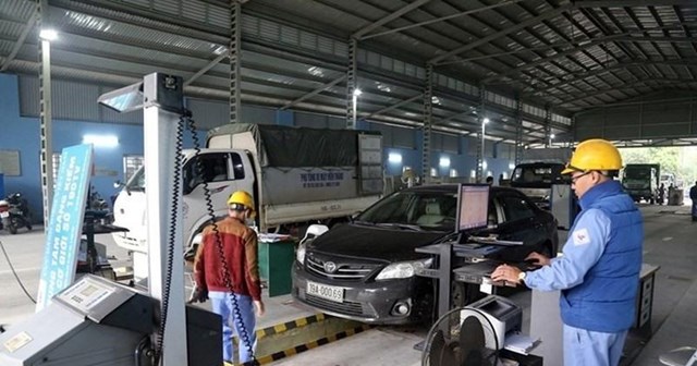 Đơn vị đăng kiểm tuyệt đối kh&ocirc;ng được tự &yacute; đ&oacute;ng cửa, dừng phục vụ