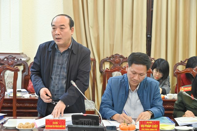 Đại diện Vụ Quốc ph&ograve;ng v&agrave;&nbsp;An ninh, Văn ph&ograve;ng Quốc hội.