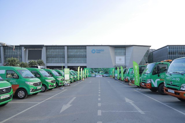 Hiện VETC đang sở hữu số lượng xe cứu hộ lớn nhất cả nước với hơn 100 xe gồm: xe thớt, xe cẩu, xe van&hellip; &nbsp;