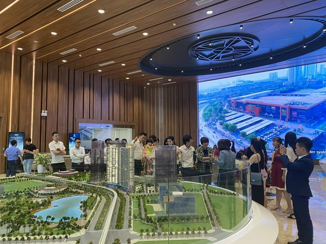 Cuối năm, c&aacute;c dự &aacute;n bất động sản thu h&uacute;t được sự quan t&acirc;m của đ&ocirc;ng đảo kh&aacute;ch h&agrave;ng hơn so với thời điểm trước
