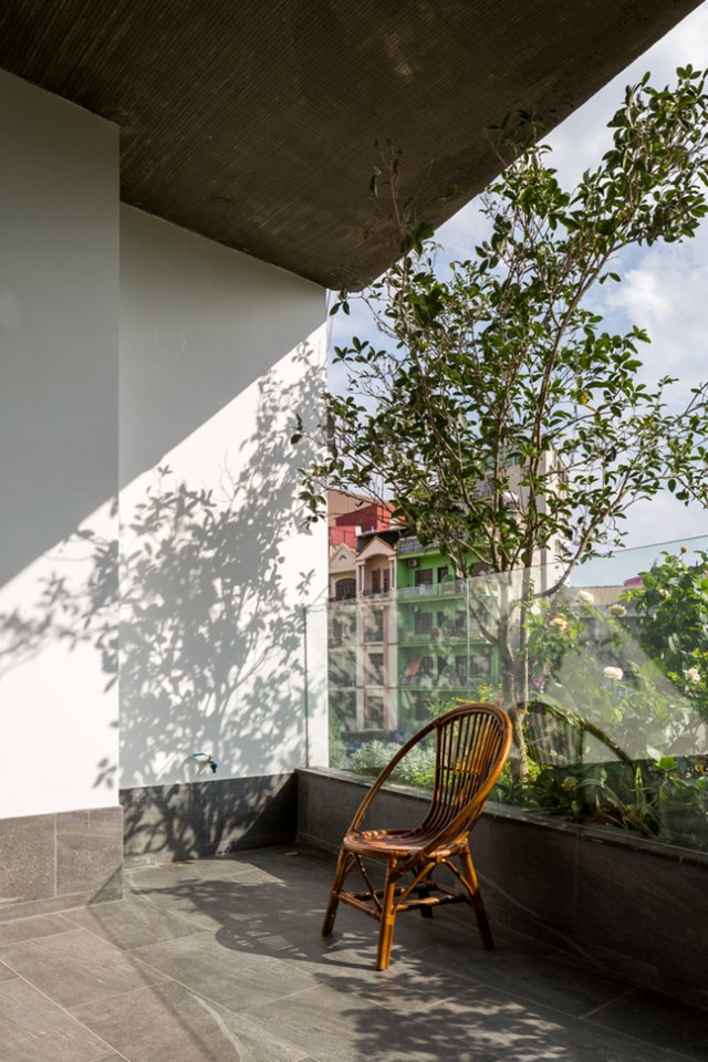 Ngôi nhà 49m2 nổi bật giữa phố cổ Hà Nội nhờ kiến trúc xanh mướt độc đáo - Ảnh 7