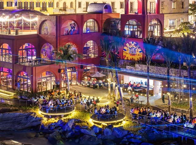 Địa chỉ ẩm thực uống bia xem bắn ph&aacute;o hoa đặc sắc tại Sun Bavaria GastroPub.