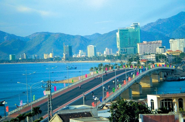 Khánh Hoà: Dự kiến đầu tư gần 1,3 triệu tỷ đồng để phát triển đô thị đến năm 2030, tầm nhìn đến 2045