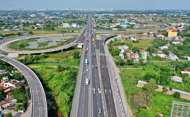 Cao tốc Bến Lức - Long Thành, Đồng Nai.