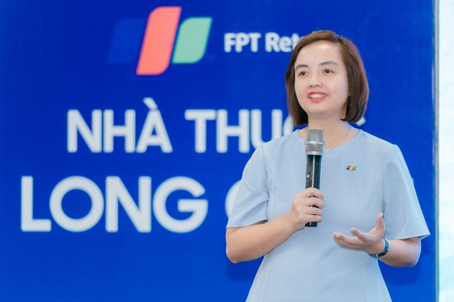 B&agrave; Nguyễn Đỗ Quy&ecirc;n, Ph&oacute; Tổng Gi&aacute;m đốc FPT Retail ki&ecirc;m Gi&aacute;m đốc Điều h&agrave;nh Hệ thống nh&agrave; thuốc v&agrave; ti&ecirc;m chủng FPT Long Ch&acirc;u.