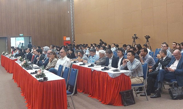 Sự kiện c&oacute; sự tham gia của nhiều chuy&ecirc;n gia trong v&agrave; ngo&agrave;i nước.