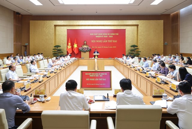 Hội nghị lần thứ hai Ban Chấp h&agrave;nh Đảng bộ Ch&iacute;nh phủ nhiệm kỳ 2020-2025 - Ảnh: VGP/Nhật Bắc