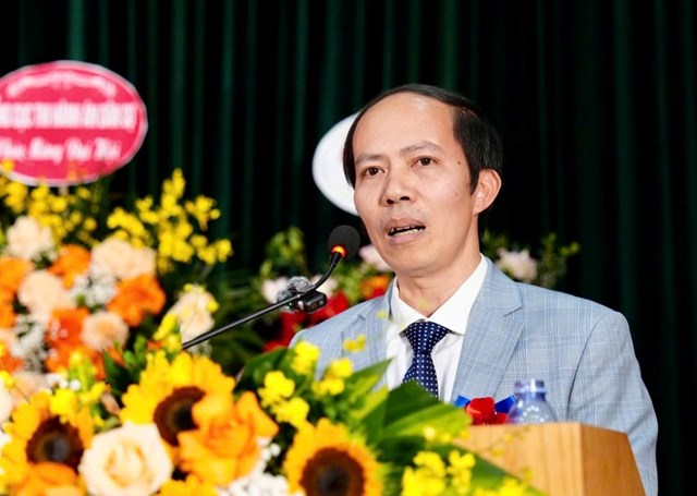 B&iacute; thư Chi bộ Khối H&agrave;nh ch&iacute;nh Nguyễn Đức Trường ph&aacute;t biểu thảo luận. (Ảnh: PV)