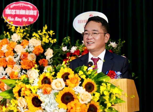 B&iacute; thư Đảng ủy, Tổng Bi&ecirc;n tập B&aacute;o PLVN Vũ Ho&agrave;i Nam khai mạc Đại hội. (Ảnh: PV)
