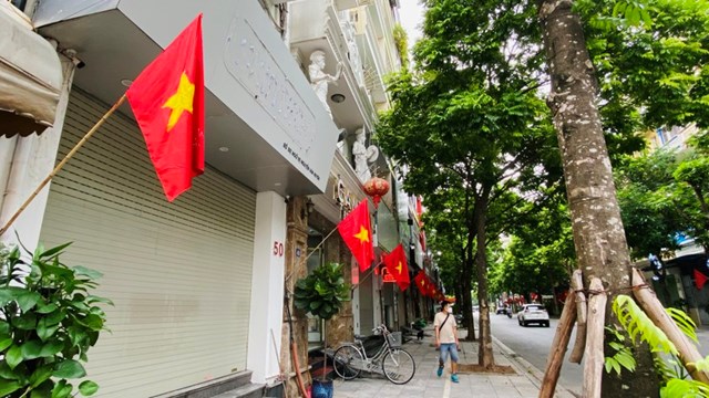 H&#224; Nội rực rỡ cờ hoa ch&#224;o đ&#243;n ng&#224;y ch&#237;nh thức vận h&#224;nh ch&#237;nh quyền địa phương 2 cấp - Ảnh 8