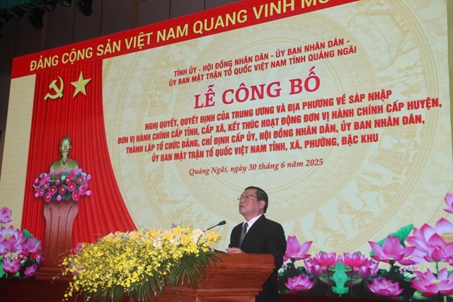 Lễ c&ocirc;ng bố bộ m&aacute;y ch&iacute;nh quyền sau s&aacute;p nhập tại Trung t&acirc;m Hội nghị v&agrave; Triển l&atilde;m tỉnh Quảng Ng&atilde;i.