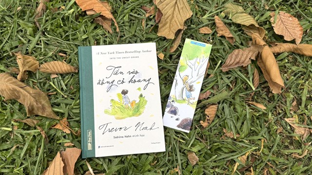 “Tiến vào đồng cỏ hoang” – một cuốn sách tranh không chỉ dành cho trẻ em, mà còn là món quà cho những người lớn từng là trẻ con.