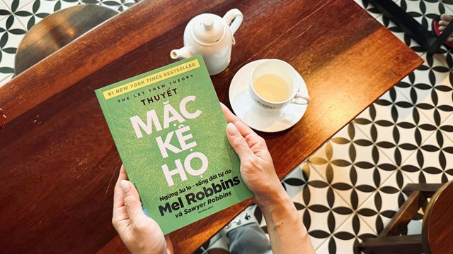 ‘Thuyết Mặc Kệ Họ’ - Bí quyết để ngừng lo âu, sống đời tự do - Ảnh 1 ‘Thuyết Mặc Kệ Họ’ - Bí quyết để ngừng lo âu, sống đời tự do - Ảnh 1