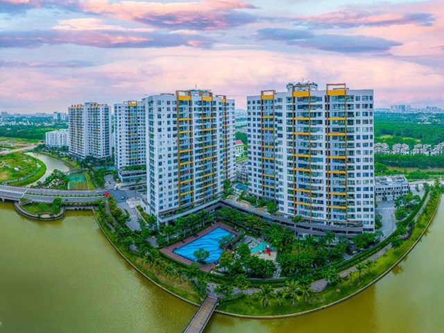 Chính phủ yêu cầu tập trung gỡ vướng để triển khai nhanh các dự án bất động sản.