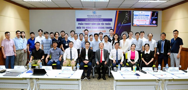 Các đại biểu, báo cáo viên tại hội nghị.