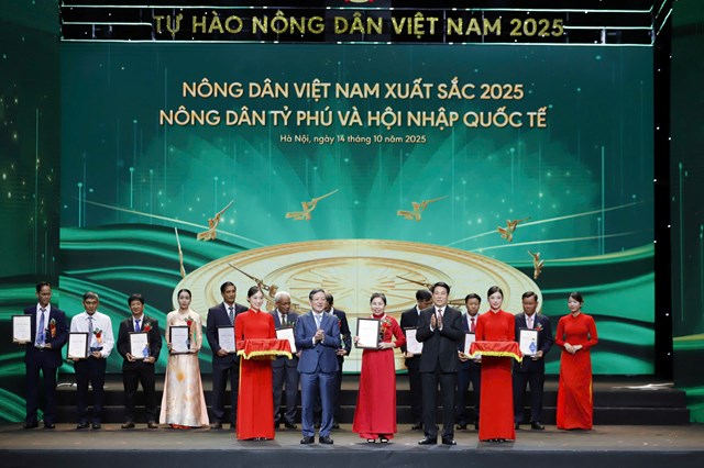 Vinh danh 63 n&#244;ng d&#226;n xuất sắc v&#224; 32 nh&#224; khoa học của nh&#224; n&#244;ng năm 2025 - Ảnh 1