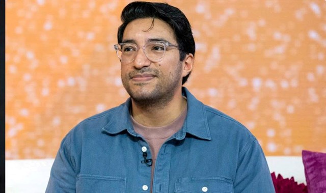 T&aacute;c giả Diego Perez, hay c&ograve;n được biết đến với b&uacute;t danh Yung Pueblo.