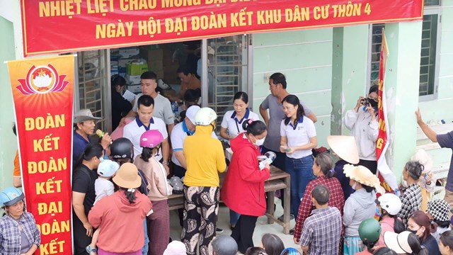 CLB CEO 1983 - H&#224;nh tr&#236;nh lan tỏa y&#234;u thương đến đồng b&#224;o v&#249;ng lũ Kh&#225;nh H&#242;a - Ảnh 2