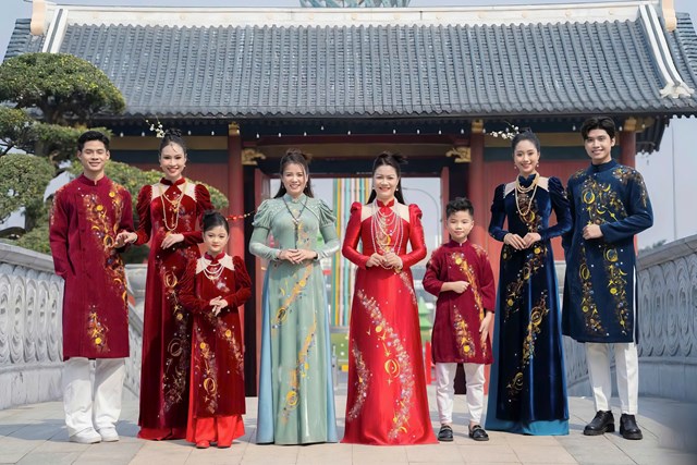 Nh&#224; thiết kế Ho&#224;ng Ly - Chủ thương hiệu &#193;o d&#224;i Ho&#224;ng Ly, Chủ tịch CLB Văn h&#243;a &#193;o d&#224;i Việt Nam: Ba thập kỷ dệt n&#234;n di sản &#225;o d&#224;i từ đam m&#234; thuần khiết - Ảnh 5