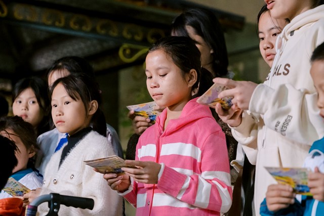 Những lời cảm ơn ch&acirc;n th&agrave;nh của c&aacute;c em nhỏ tại m&aacute;i ấm Dương Hiển khiến ai nấy đều x&uacute;c động. Ảnh: KALITE