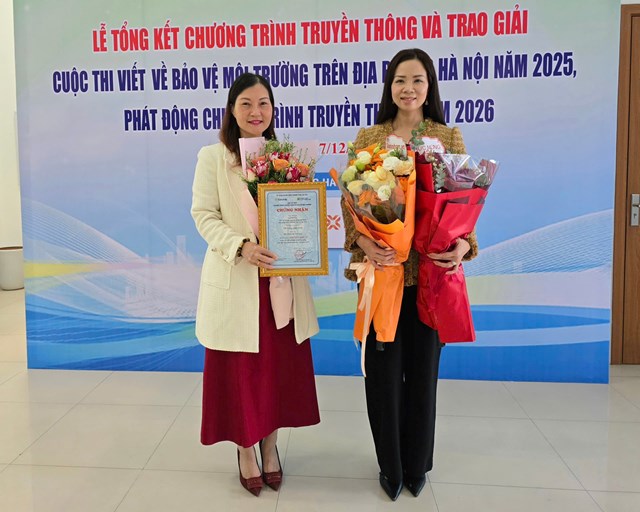 Nh&oacute;m t&aacute;c giả B&aacute;o Ph&aacute;p luật Việt Nam.