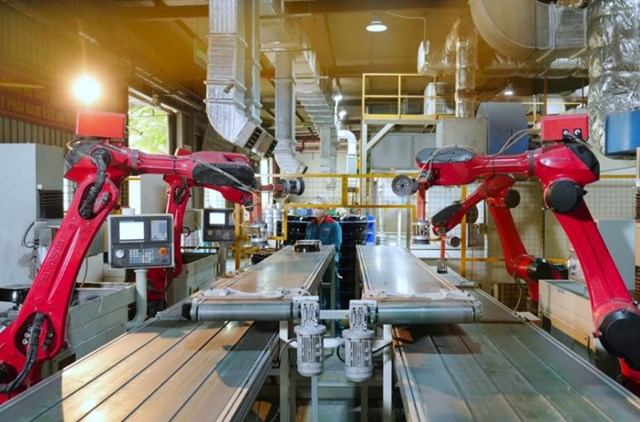 Hệ thống robot tự động hóa – minh chứng cho bước tiến công nghệ trong các nhà máy SUNHOUSE (Ảnh: Sunhouse)