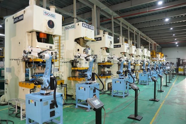 Hệ thống robot tự động h&oacute;a &ndash; minh chứng cho bước tiến c&ocirc;ng nghệ trong c&aacute;c nh&agrave; m&aacute;y SUNHOUSE (Ảnh: Sunhouse)